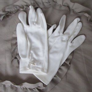 vintage white fabric gloves
